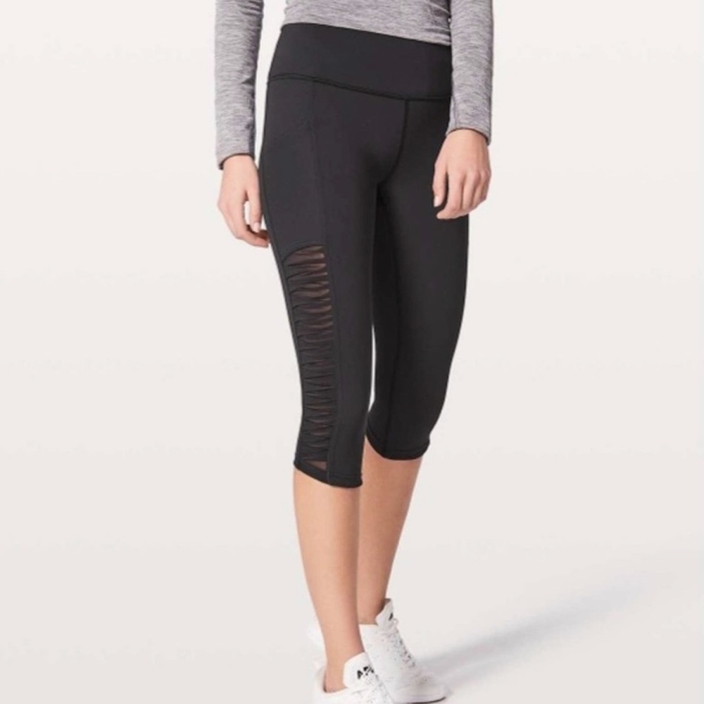 Lululemon Sharp Turns Black Crop 17”